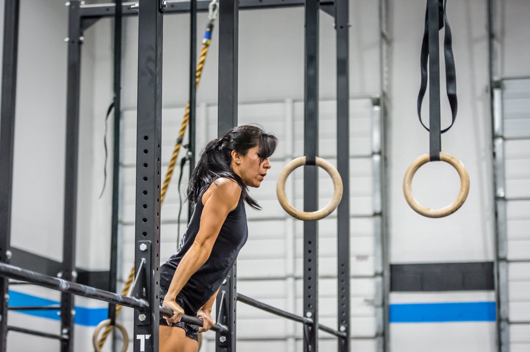 Bar muscle up